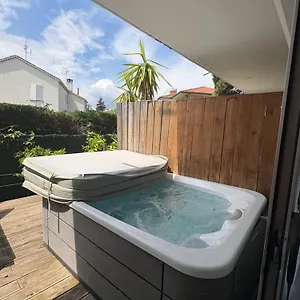 Hotel Sable Et Soleil - Port, & Options Jacuzzi Prive, Frejus